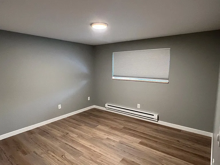 Eagle Court Apartments — Photo 32