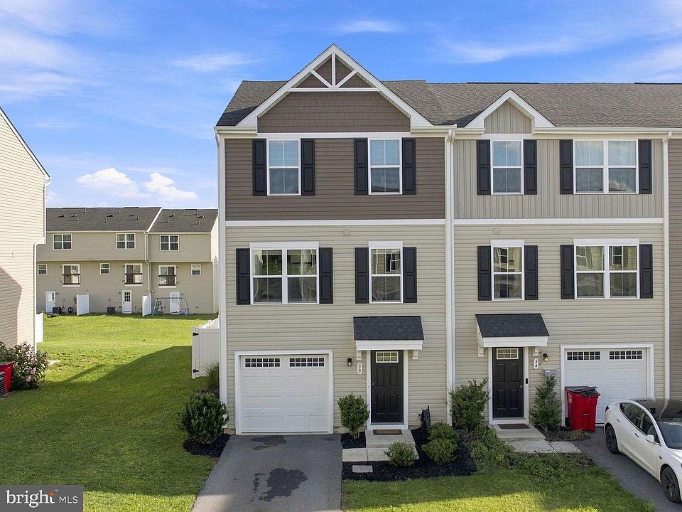 1st image of 38 Snickers Ct