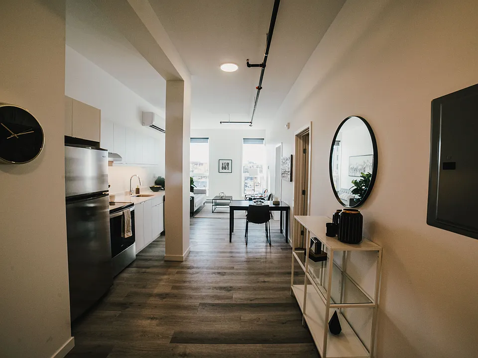 315 Bannatyne Ave