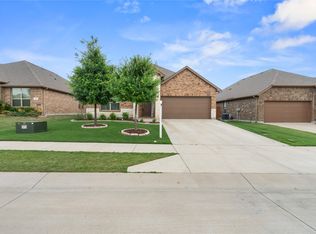 142 Wagon Mound Dr, Waxahachie, TX 75167