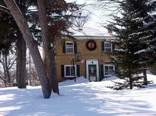 5107 Maplehill Dr, Mccullom Lake, IL 60050