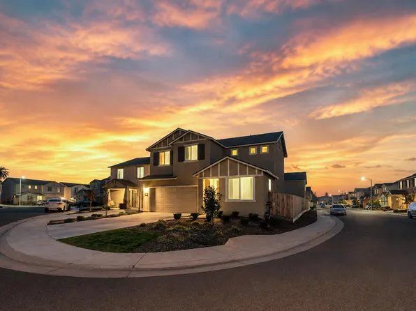 2207 S Crumal Street, Visalia, CA 93292