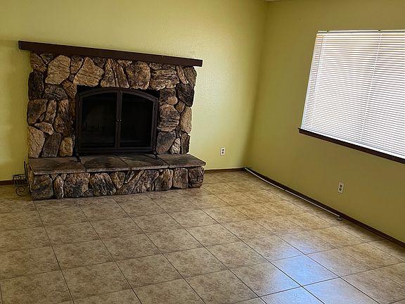 5th image of 15776 Mesa St