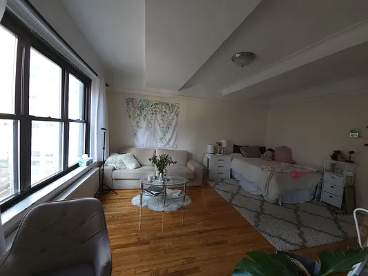 Rented by Green Home NY Realty LLC | media 6