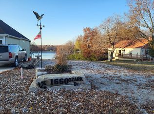1660 NE Ozark Dr, Lees Summit, MO 64086