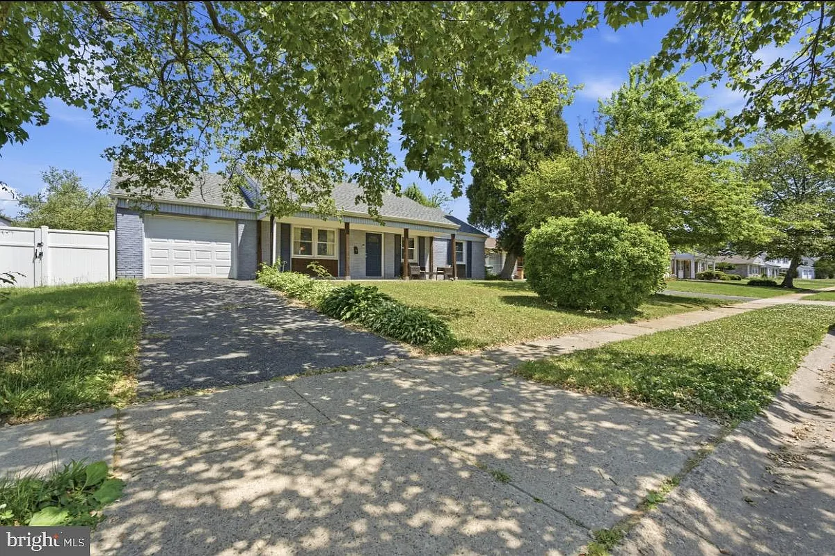 Building Photo - 19 Earnshaw Ln