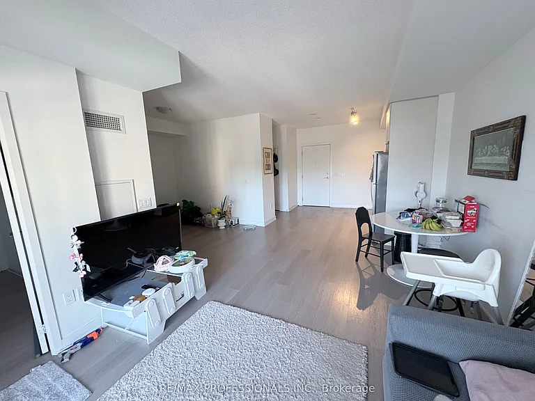 859 The Queensway #319 — Photo 8