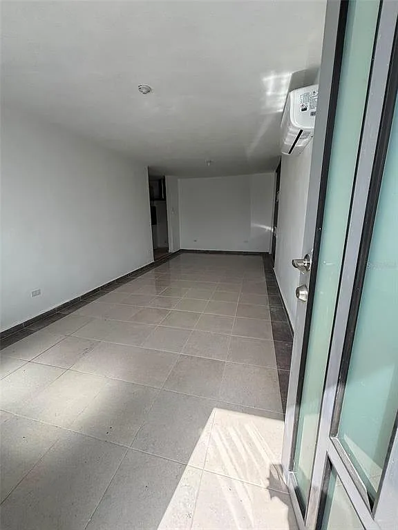3 bed, 1.0 bath, $1,200 — Photo 4