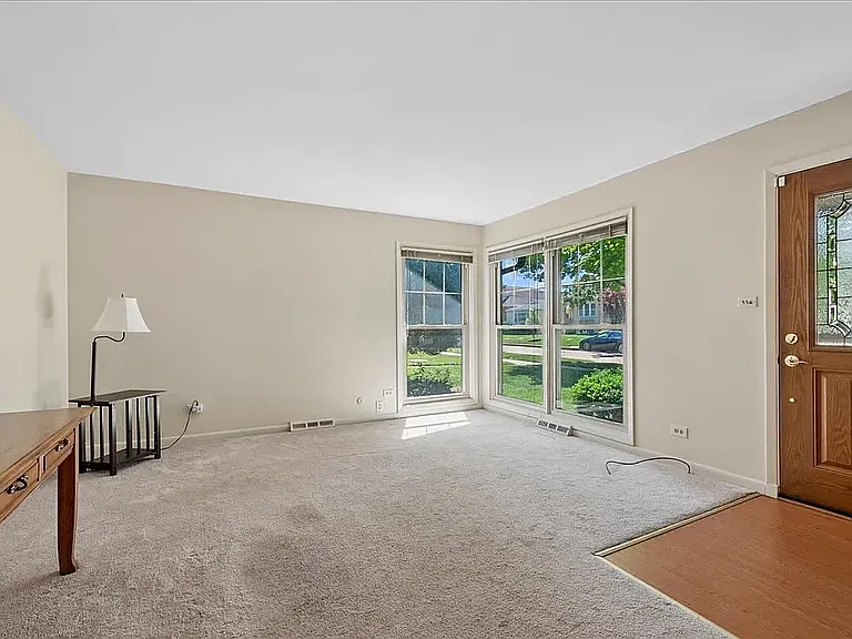 5832 Capulina Ave — Photo 2