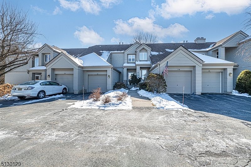 1st image of 18 Harker Hill Dr