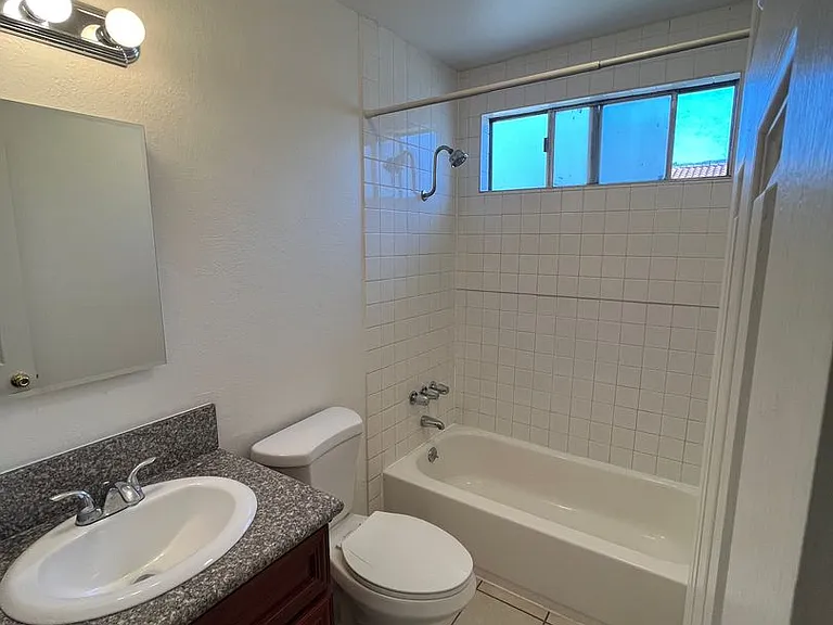1485 N Garfield Ave — Photo 7
