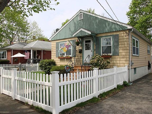 3rd image of 17 Greenwood Ave