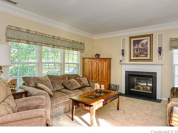 5th image of 9158 Snow Hill Ct