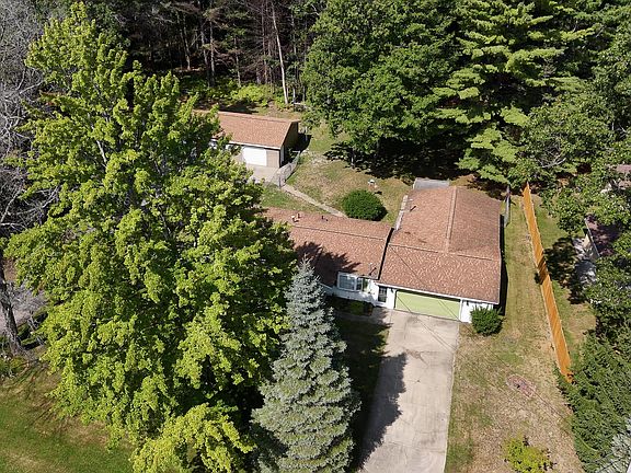 5th image of 6771 Clearbrook Dr