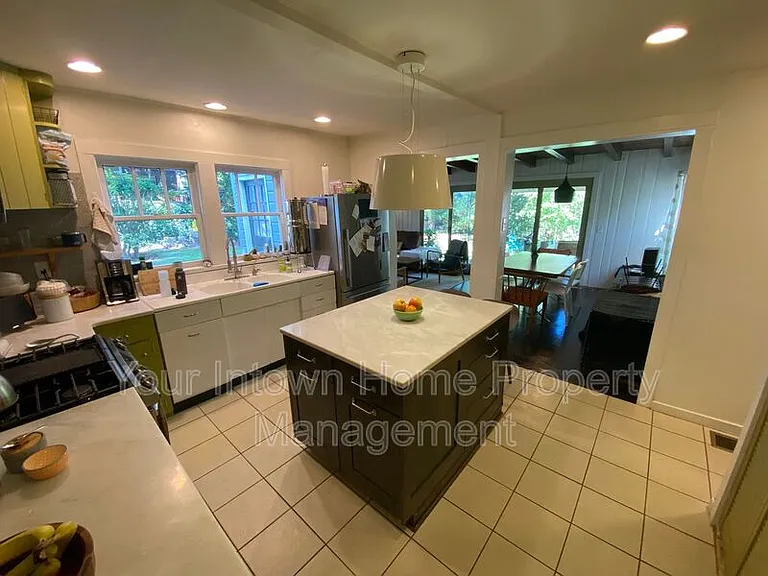 1080 Benteen Ave SE — Photo 22
