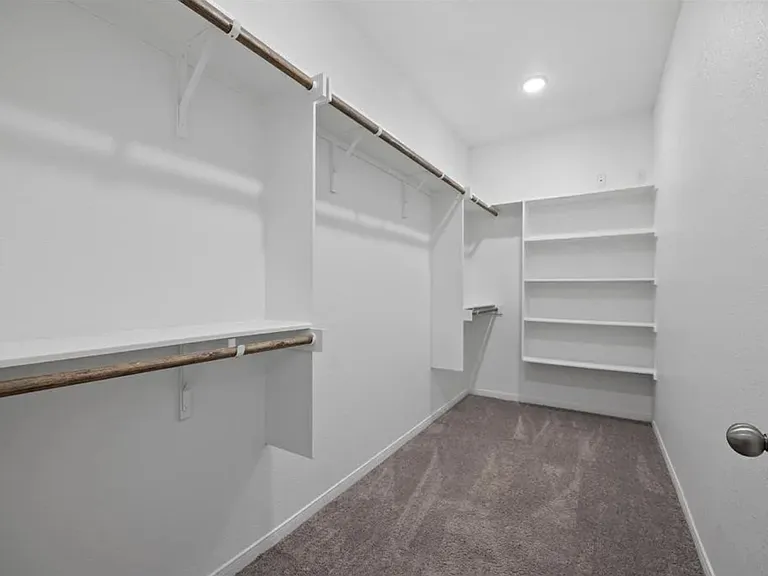 5211 Friars Loop — Photo 11