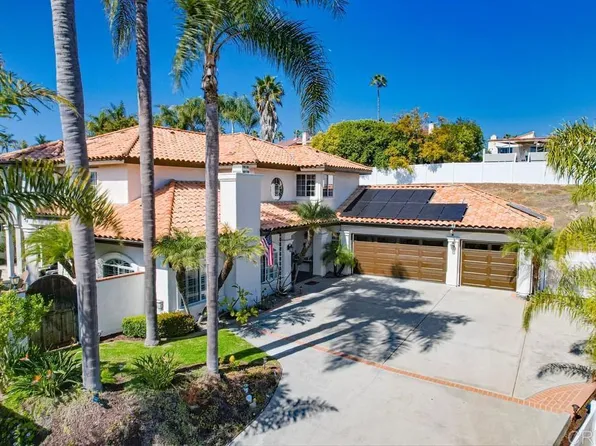 7704 Rocio St, Carlsbad, CA 92009