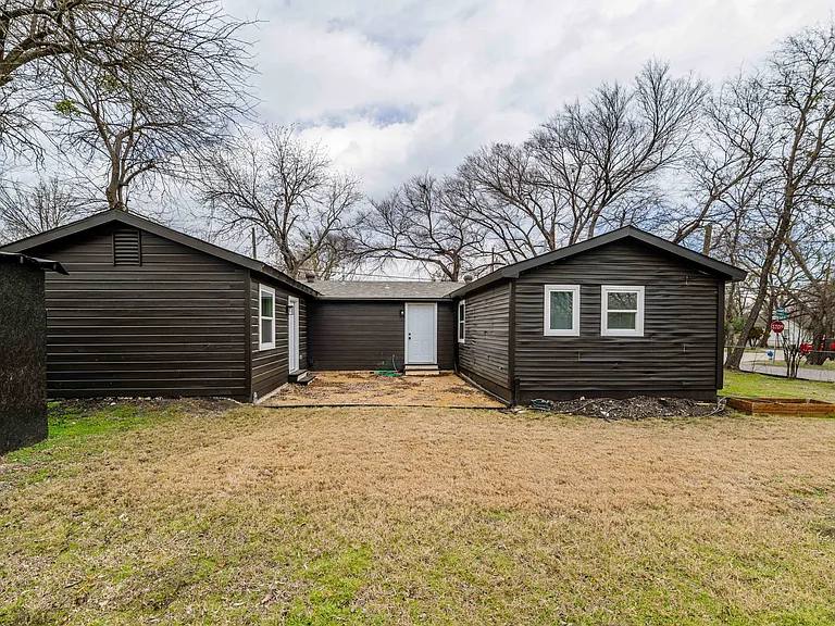 914 E Standifer St — Photo 30