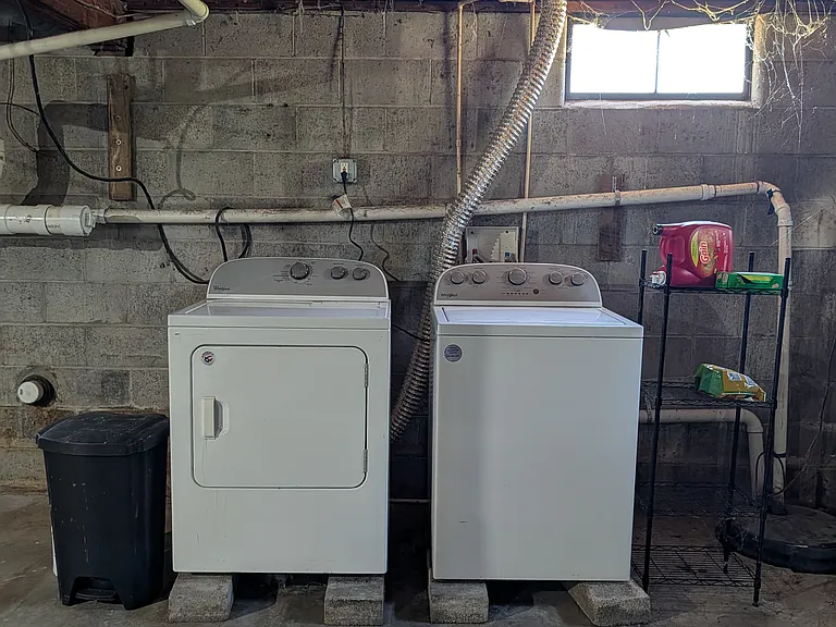 Washer/Dryer in basement