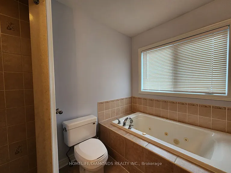 22 Colonel Lyall St — Photo 19