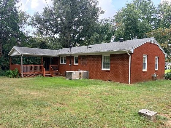 4th image of 610 Mockingbird Ave