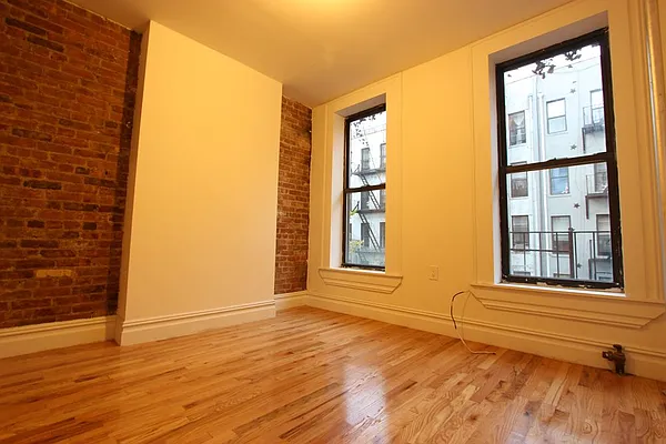 Rented by Dynamik Realty | media 27