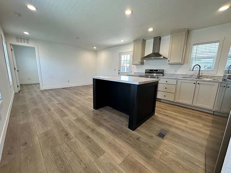 2060 N Center St #410 — Photo 12