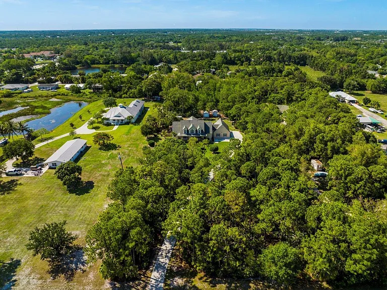 405 SE Salerno Rd — Photo 42