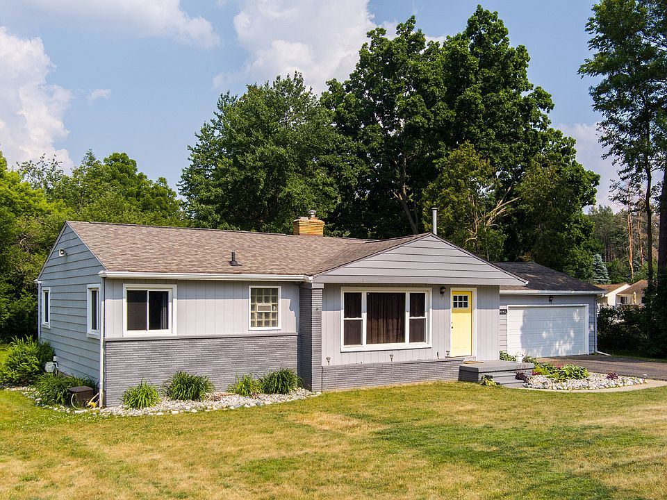 1st image of 5028 Tahquamenon Trl