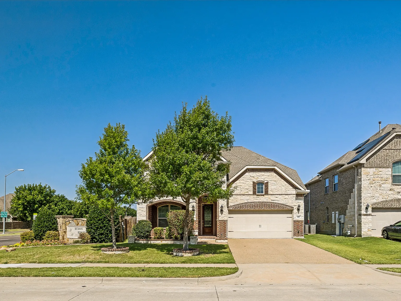 4 bed, 3.5 bath, 3018 sqft, $3,595 — Photo 2