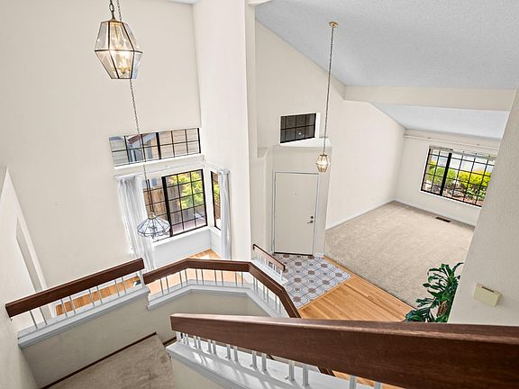 3rd image of 106 Jasper Ct