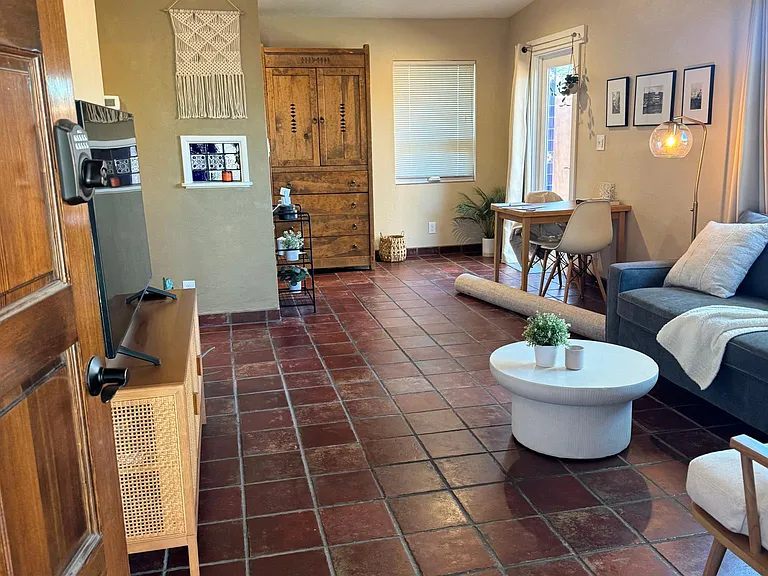 2048 E 6th St #2048 — Photo 5