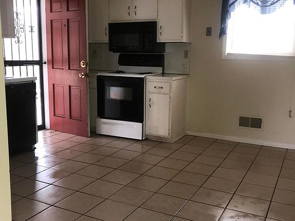 4th image of 6402 Saint Thomas Ct