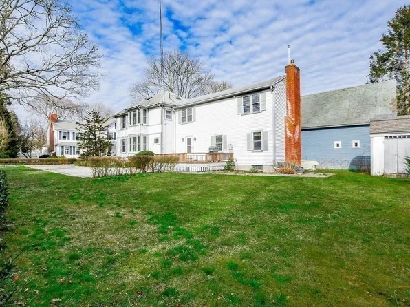 56 Main St, Marion, MA 02738