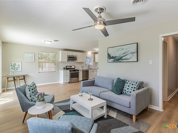 2nd image of 1123 Alta Vista Dr
