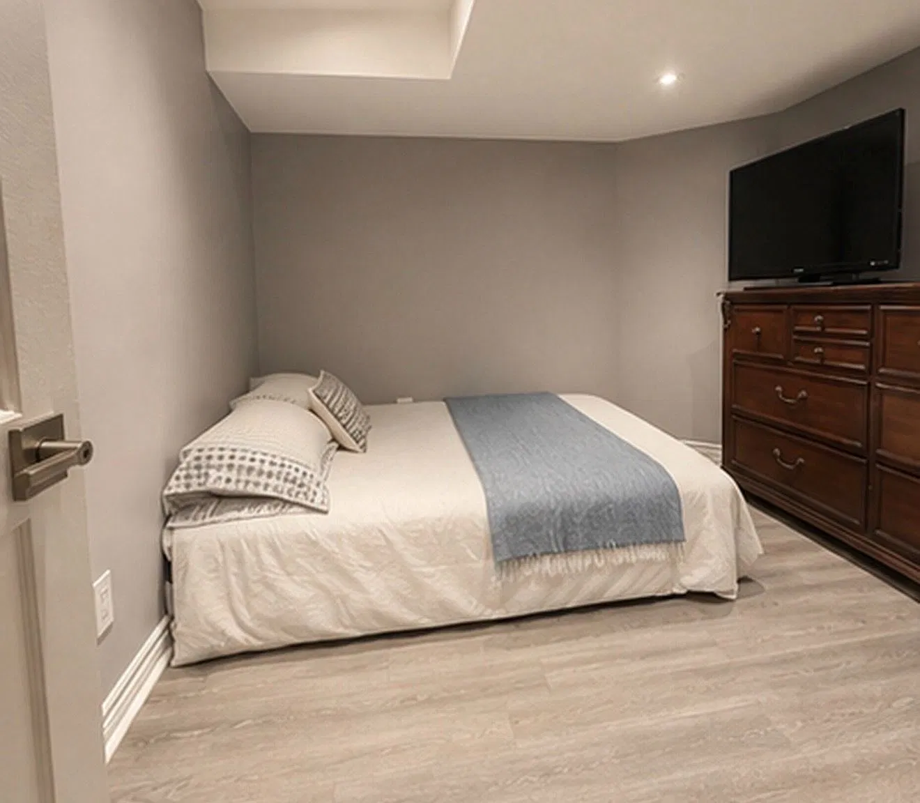 2 bed, $2,000 — Photo 4