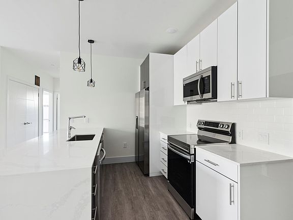 5th image of 1221 E Fletcher St #212A