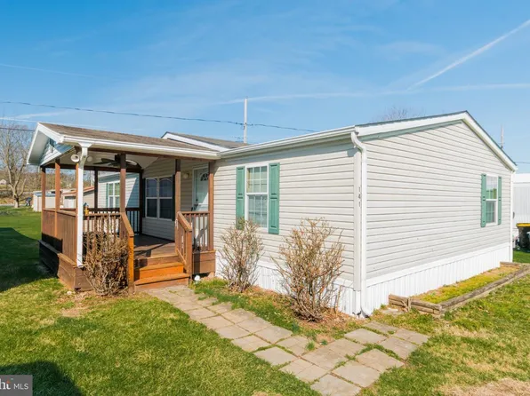 141 Janesa Dr, Martinsburg, WV 25403