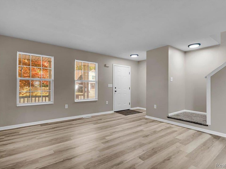 4989 Scotten St, photo 4