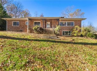 3055 Bonbrook Dr, Winston Salem, NC 27106