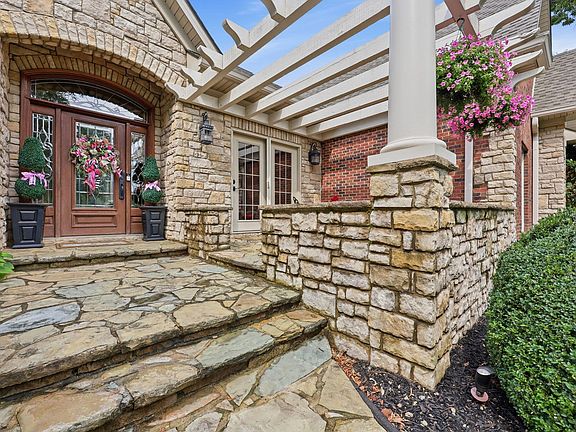 2nd image of 203 Stonegate Dr