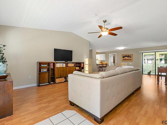 5th image of 12 Potterville Ln