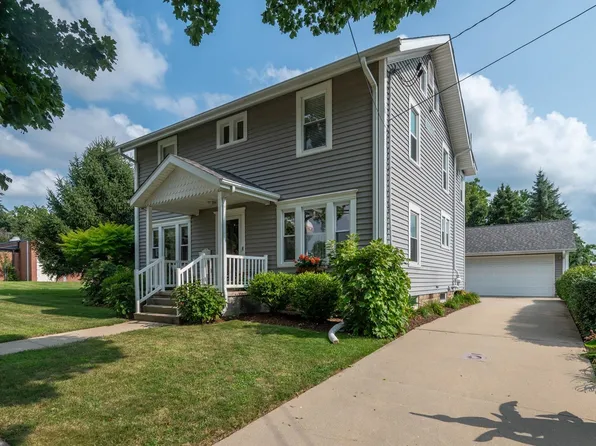 5 E Lincoln St, Mount Morris, IL 61054