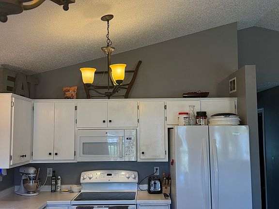 5th image of 12465 Riley Ave
