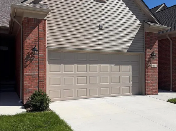 48810 Birmingham Dr #36, New Baltimore, MI 48047