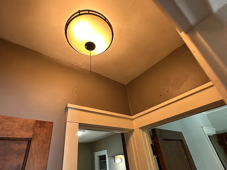 124 N London Ave — Photo 20