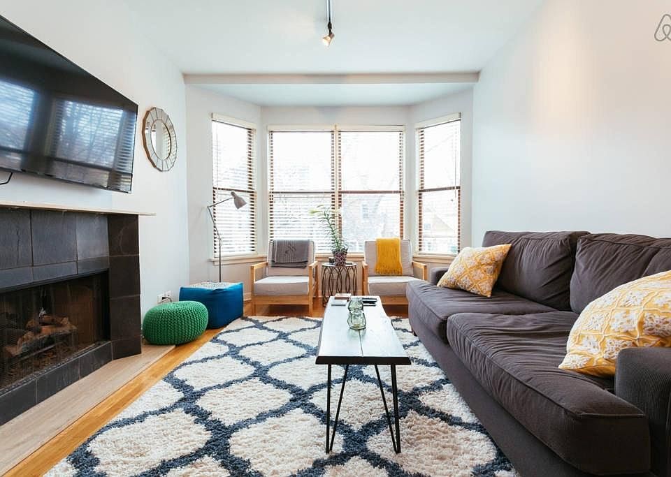 1st image of 2126 W Schiller St APT 2