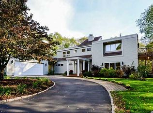 305 Log Rd, Smithfield, RI 02917