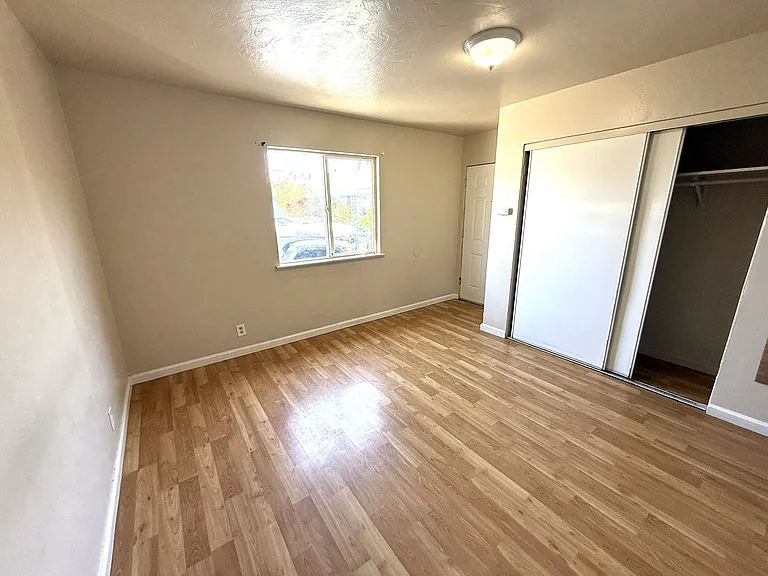 2237 Luz Ave — Photo 6