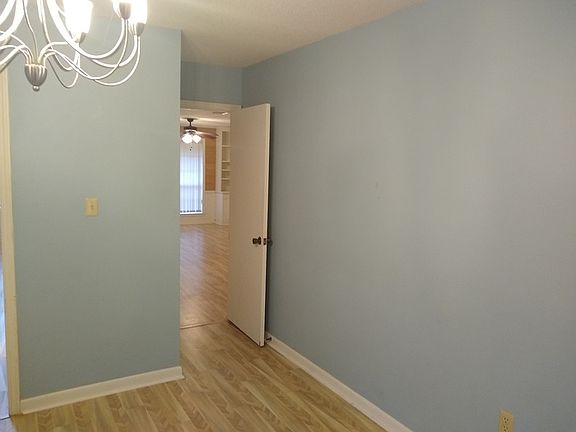 4th image of 7 Ravenwood St
